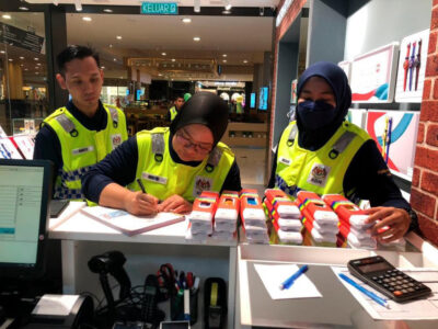 Read more about the article Malaysian Authorities Will Not Return Swatch’s Seized ‘Pride Collection’, Stores To Restock Rainbow Watches