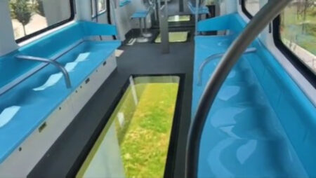 Read more about the article China Unveils First Automated Monorail With Transparent Floor