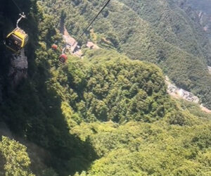 Tourists Trapped In 40C Temperatures On Broken Mountain Ride