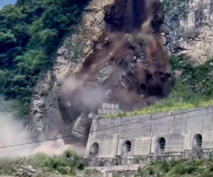 Motorists Narrowly Avoid Massive Landslide Crashing Onto Road They Were Using