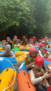 Read more about the article Tourists Survive Terrifying River Pile-Up As Inflatable Vessels Get Trapped