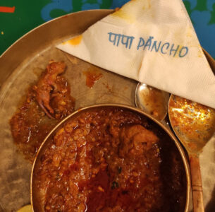 Read more about the article  Disgusted Indian Diners Find Dead Rat In Curry