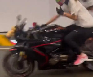  Two Motorbikes Crash Inside Tunnel During Illegal Overtaking Attempt