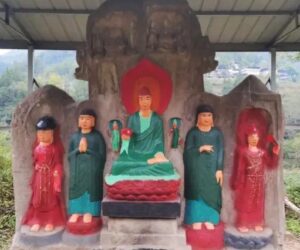 Elderly Villagers Colour Over Ancient Buddha Statues For ‘Good Luck’