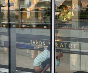 Punter Takes Dump On Casino Complex Doorstep