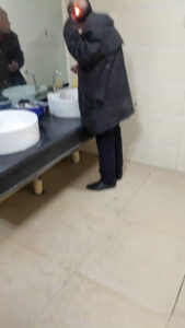 Read more about the article Netizens Shocked After Man Styles Hair With Lighter In Public Restroom