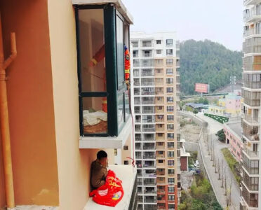 Read more about the article Boy Rescued After Falling On Top Of 13th Floor Window Structure