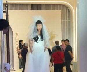 Groom’s Brother Pretends To Be Bride And Shows Up At Wedding In White Dress