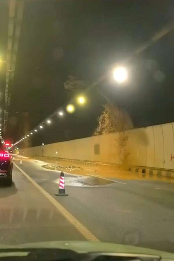 Just Opened Chinese Tunnel Flooded By Water That Cracked Roof